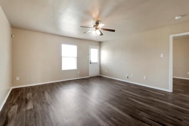 Building Photo - 9024 Old Clydesdale Dr