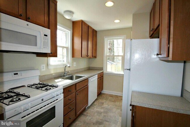 Building Photo - 2120 Grayson Pl