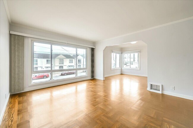 Foto del edificio - 4439 Kirkham St
