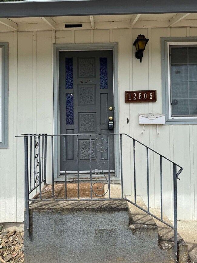 Foto del edificio - Milwaukie Tri-plex, 2-Bedroom, Near Transp...