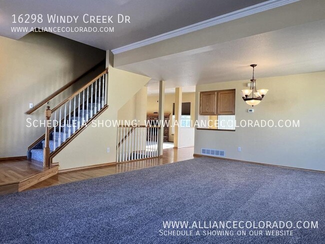 Foto del edificio - 16298 Windy Creek Dr