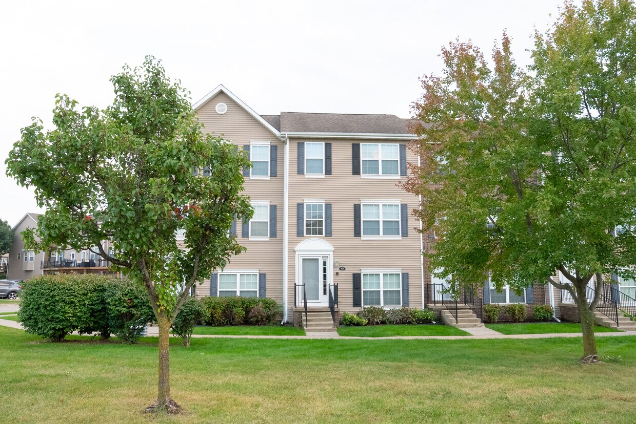 Foto principal - 928 NE Kamies Ln