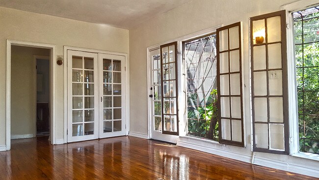 Foto del edificio - 3951 Melrose Ave
