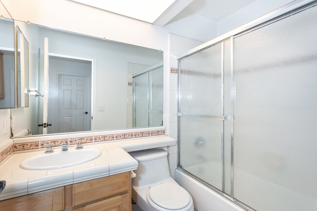 Building Photo - 24729 Laurelcrest Ln