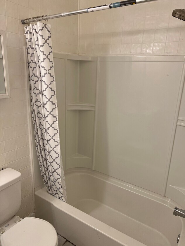 275 Green St Unit 5L7, Beverly, NJ 08010 Condo for Rent in Beverly