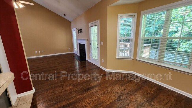 Building Photo - 824 Willet Ct
