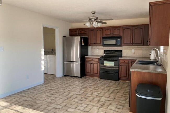 Foto del edificio - End Unit Townhouse in Wyndhurst