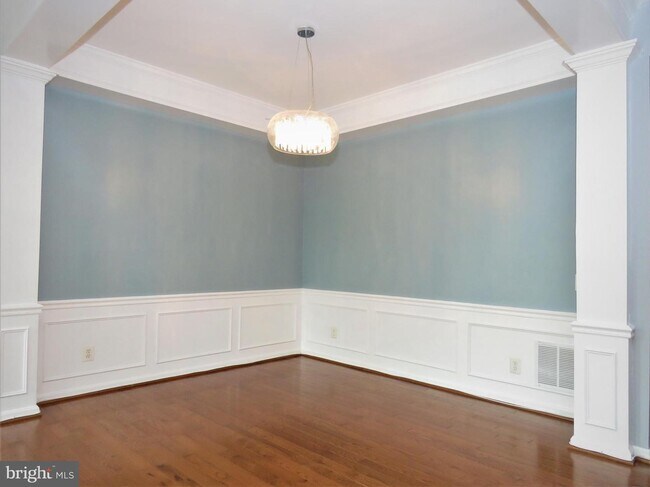 Foto del edificio - 20747 Breezy Point Terrace