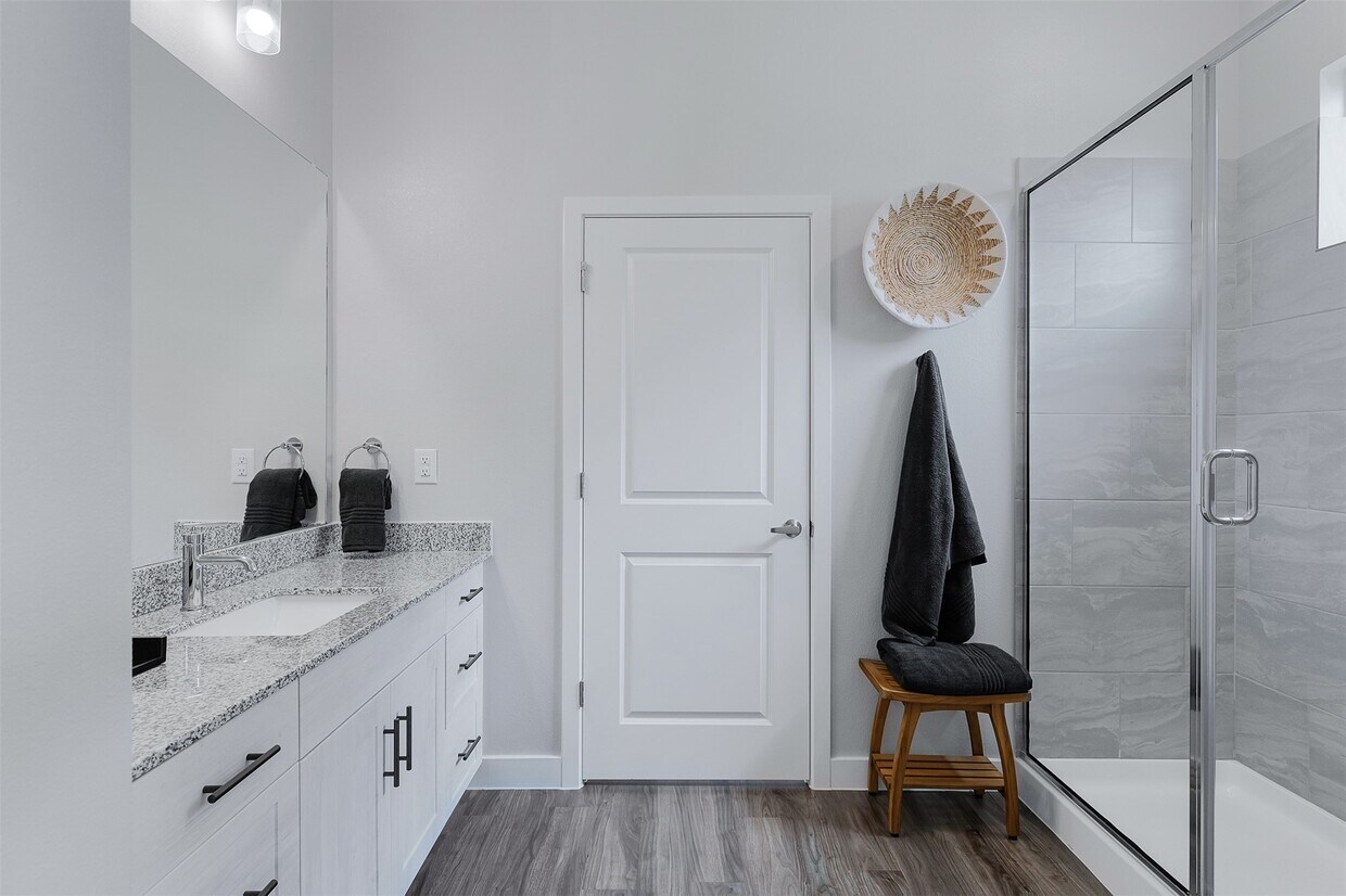 Primary Photo - 5900 Co Rd 277