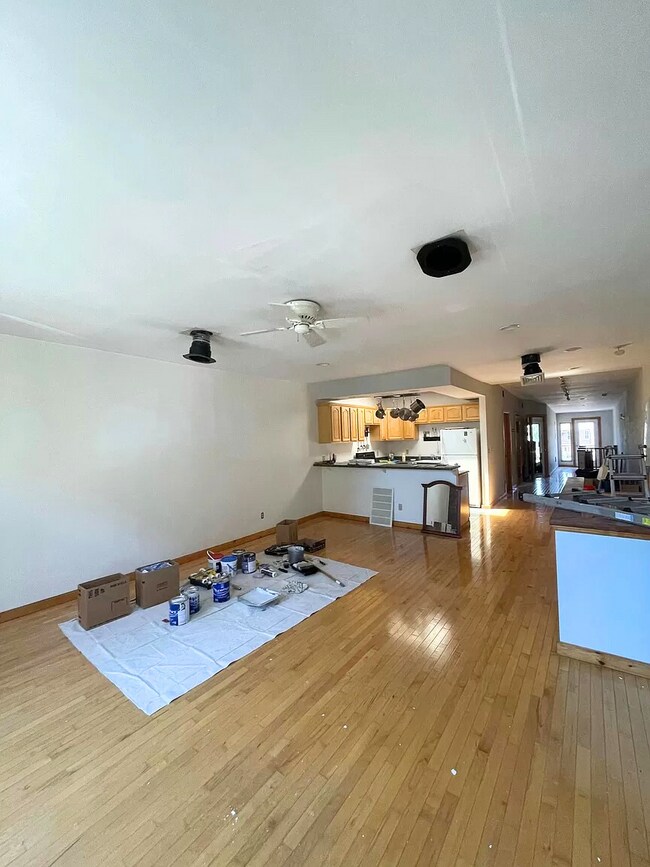 Building Photo - 1844 W 25th St