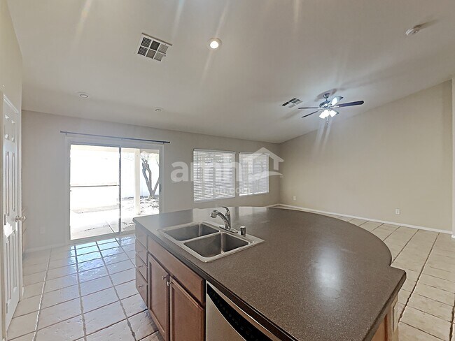 Building Photo - 3415 W Hammer Ln
