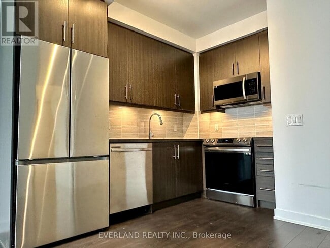 Photo du bâtiment - 105 Oneida Crescent