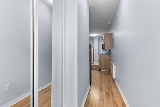 Building Photo - 27 Bd Montclair