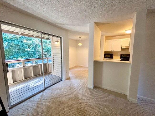 Building Photo - Fairway Greens Condo