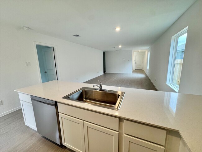 Building Photo - 14885 N Ascot Bnd Cir