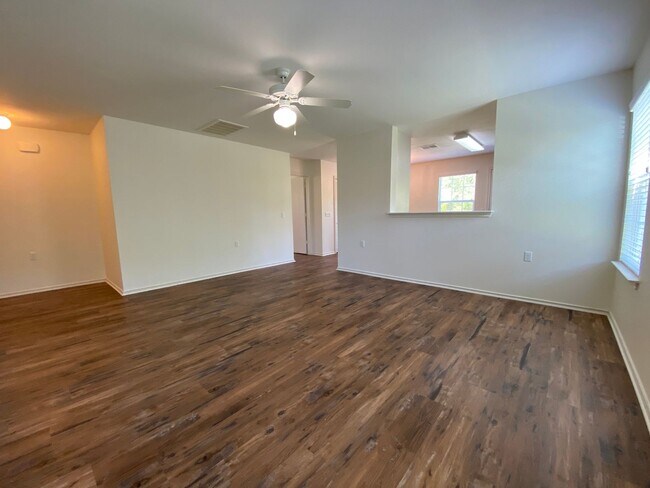 Foto del edificio - 4 Bedroom in Thaxton Place