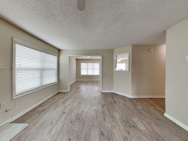 Foto del edificio - 105 Rocky Creek Ct