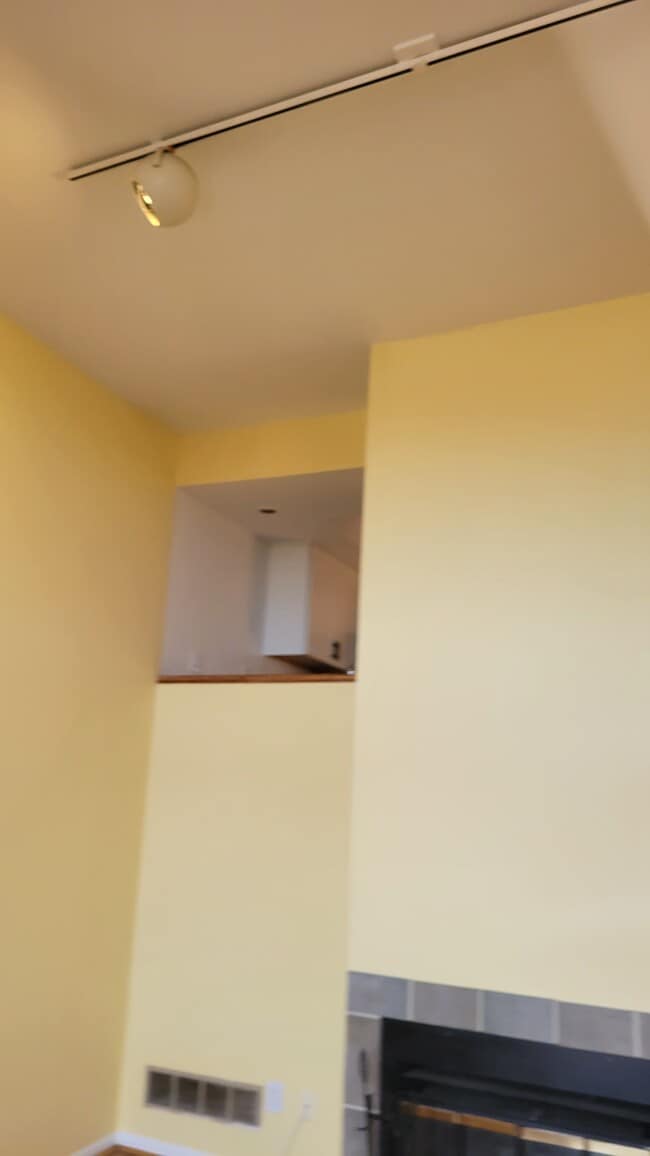 Building Photo - 3226 Brookline Rd