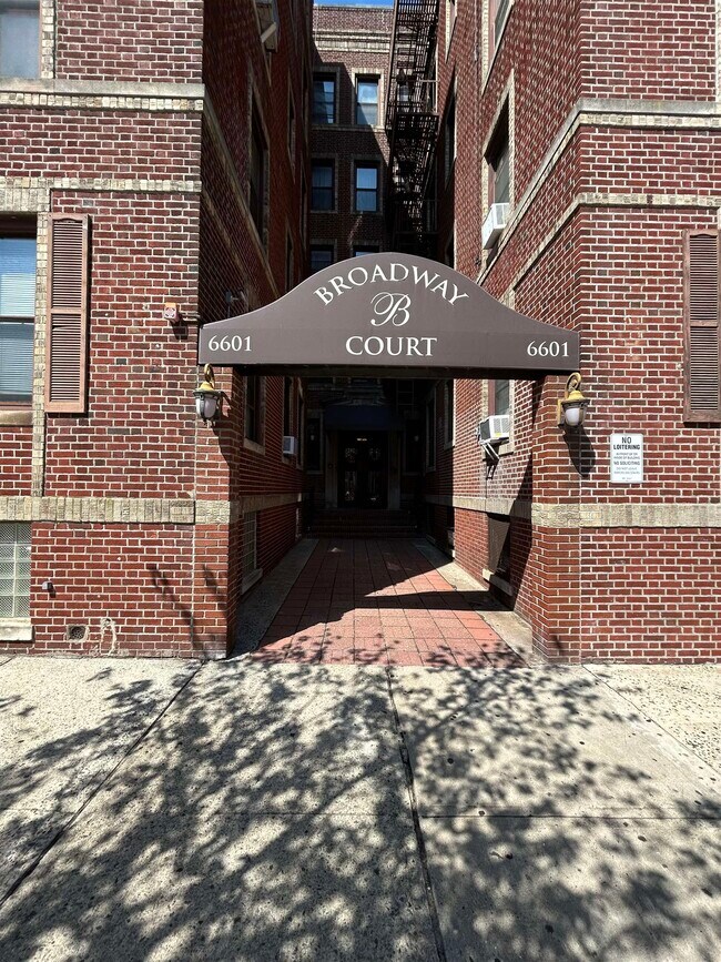 Foto del edificio - 6601 Broadway