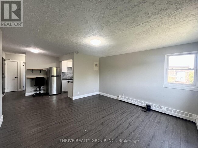 Building Photo - 106 King Edward Ave