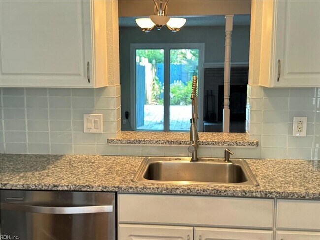 Foto del edificio - 1304 Gaineford Ct