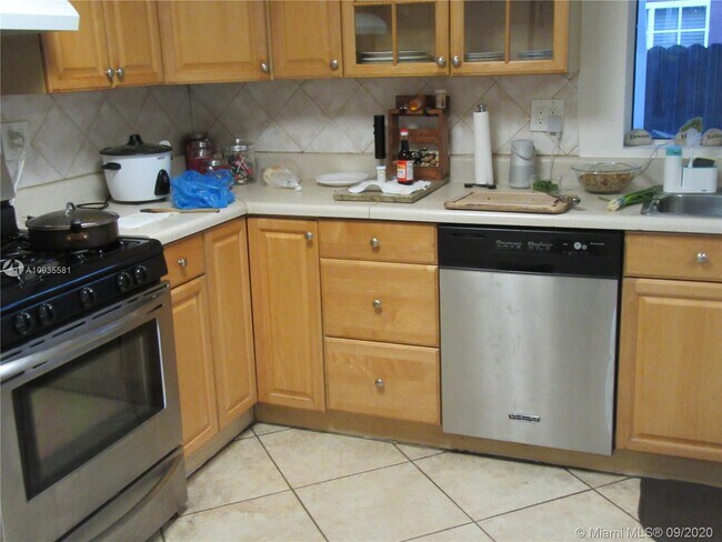 Foto del edificio - 140 NW 190th St