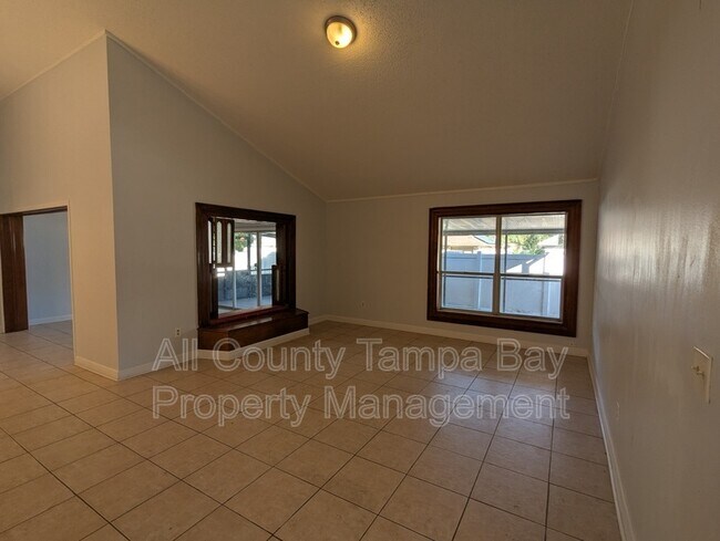 Foto del edificio - 5901 Birchwood Dr