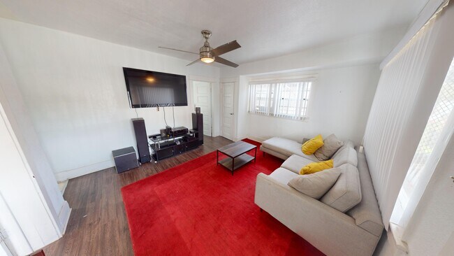 Foto del edificio - 1268 W Court St