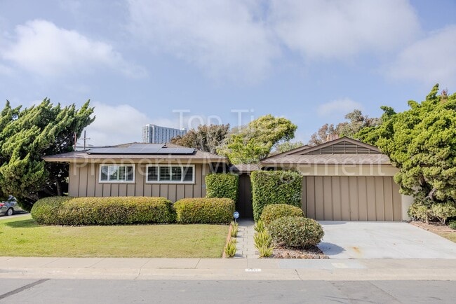 Building Photo - Charming Mid-Century Home | 4BR, 3BA | 2,424 Sq Ft | 8,400 Sq Ft Lot | Prime La Jolla Location**$...
