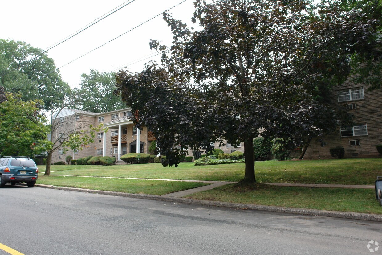 Foto del edificio - 792 E 3rd Ave