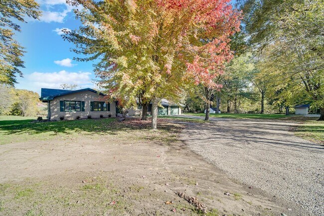 Foto del edificio - 6271 N 525 W