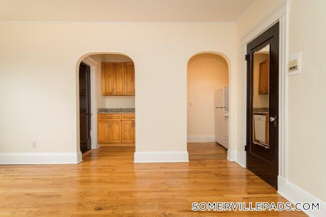 Building Photo - 123 Highland Ave