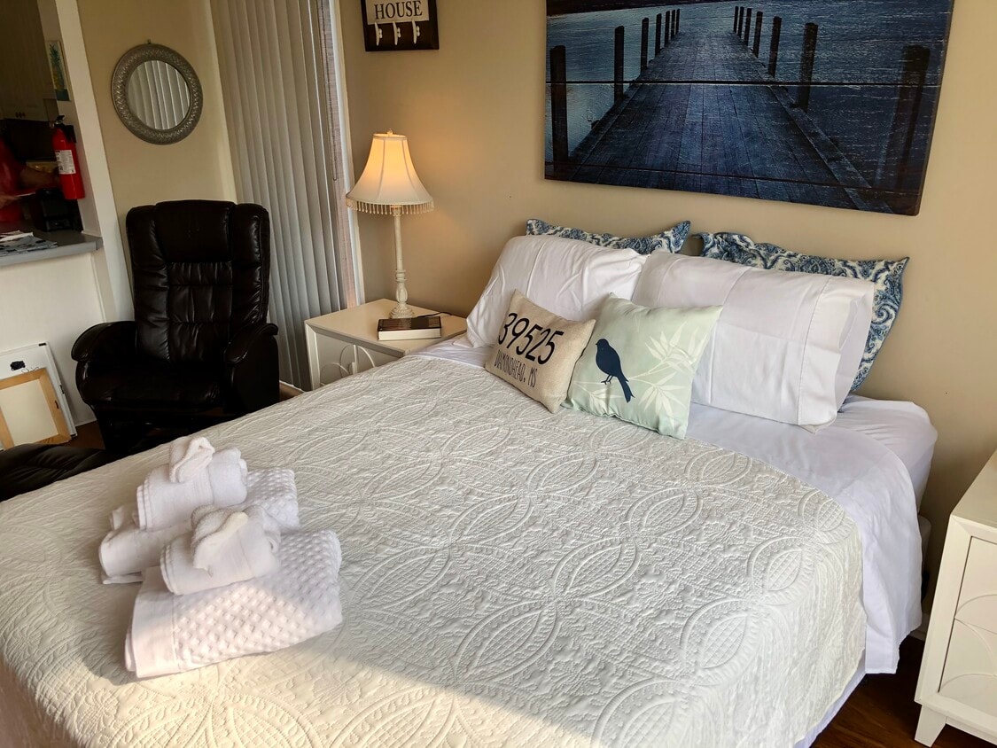 Photo - 108 Lakeside Villla (Diamondhead, MS)