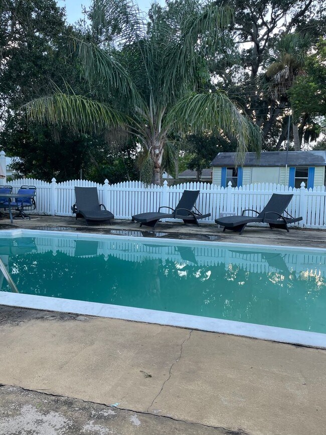 Photo - Beautiful 3/2 with pool in South Daytona House