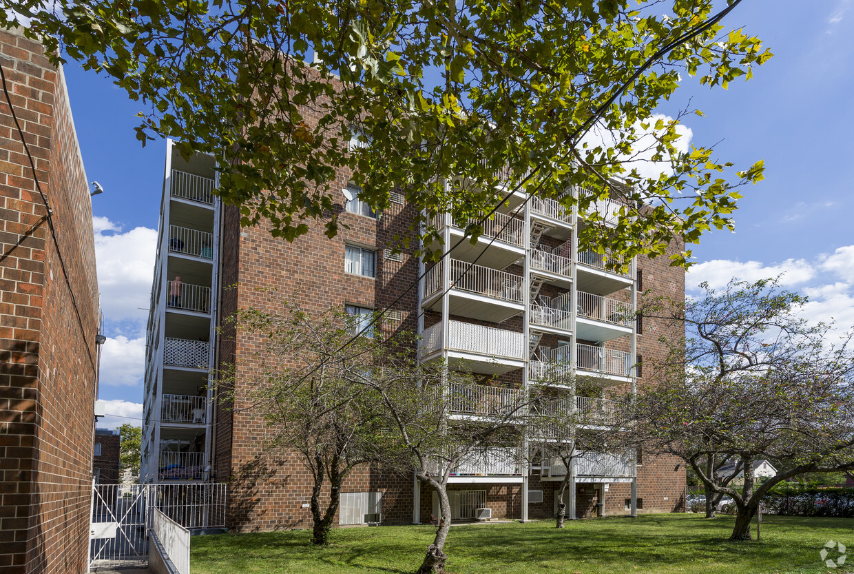 Building Photo - Essex Terrace