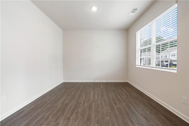 Building Photo - 350 Starbuck Parkway