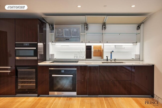 Foto del edificio - 135 W 52nd St