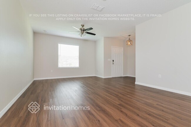 Foto del edificio - 5630 Silver Thistle Ln