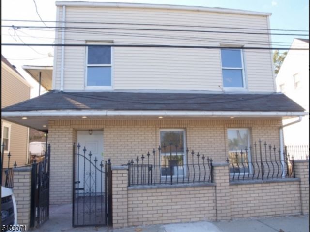 Primary Photo - 27 Valley St