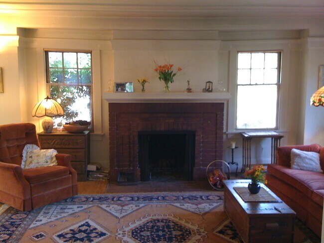 Building Photo - 1818 Sonoma Avenue