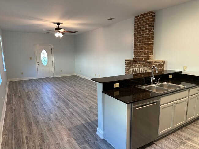 Foto del edificio - 5534 Woodlawn Pl