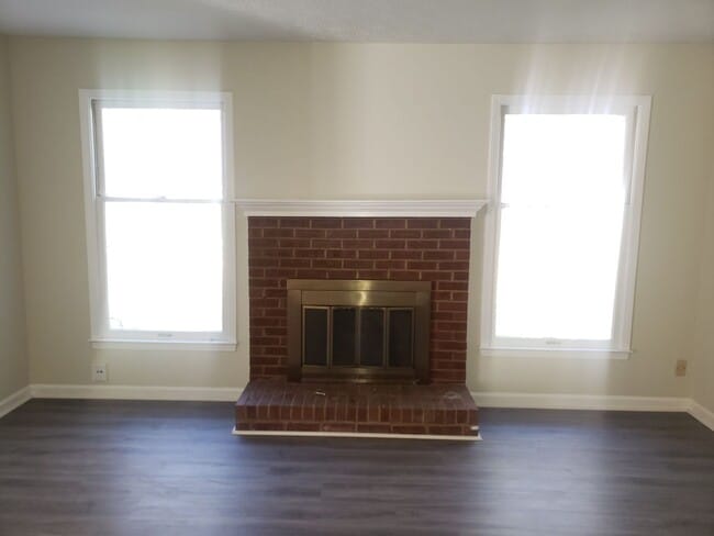 Building Photo - 2BR Townhouse in Avondale