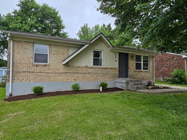 Building Photo - 5900 Carmelwood Cir