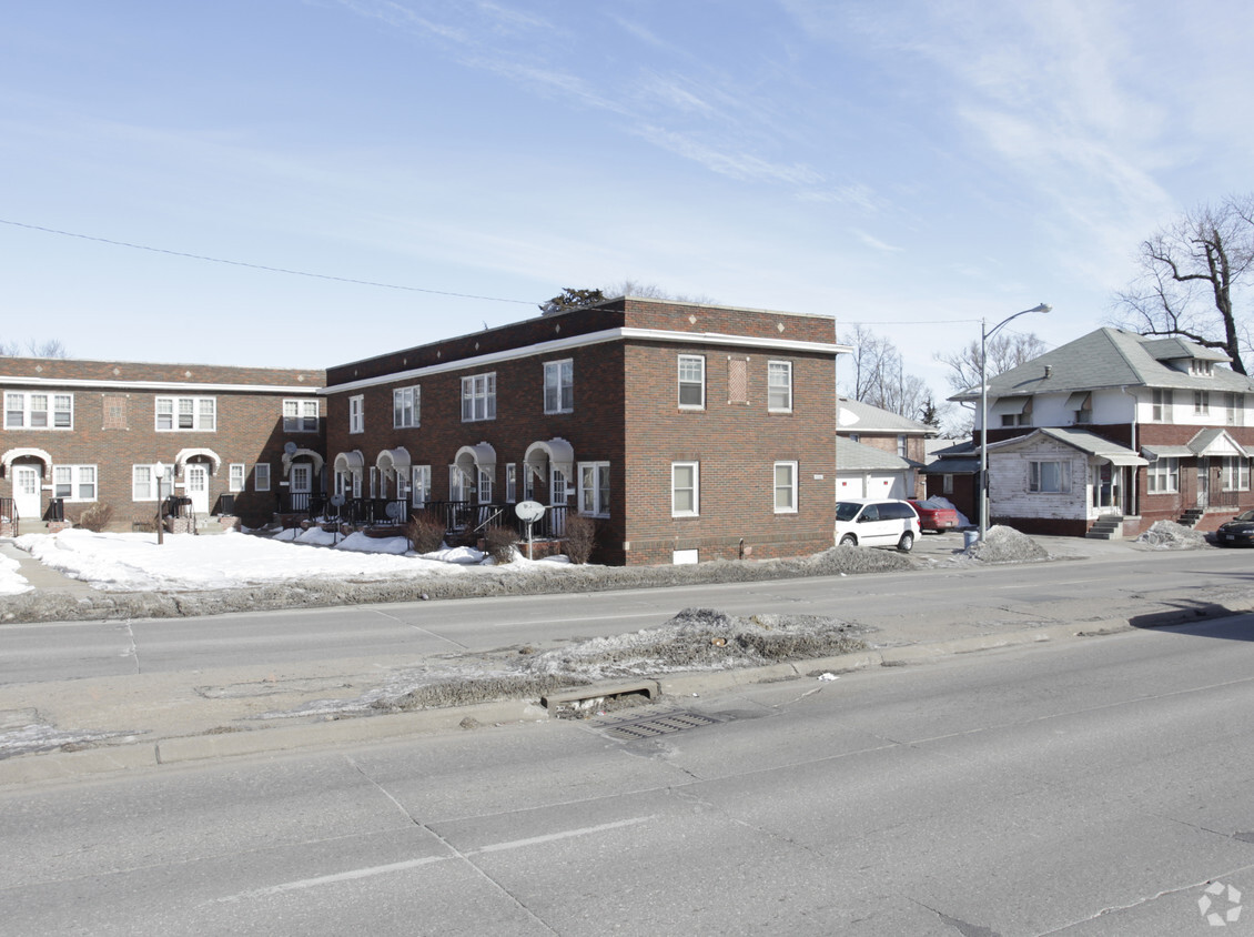 Primary Photo - Ellington Apartments