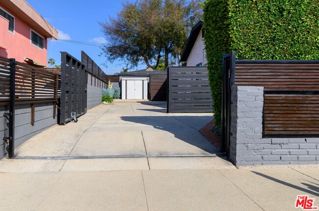 Foto del edificio - 509 E Buckthorn St