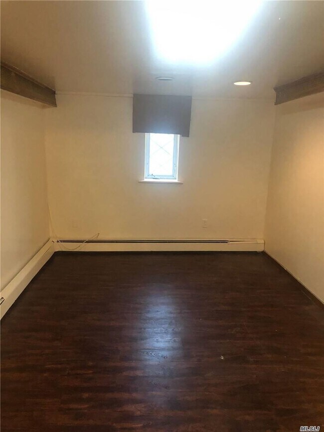 Building Photo - 8715 Seaview Ave