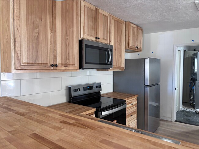 Foto del edificio - 9402 Claremont Ave NE