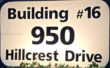 Building Photo - 950 Hillcrest Dr