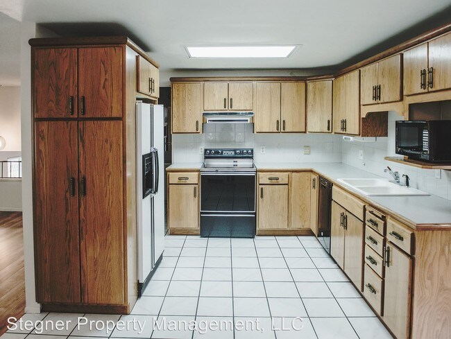 Building Photo - 3 br, 2.5 bath House - 1828 Axial Dr.