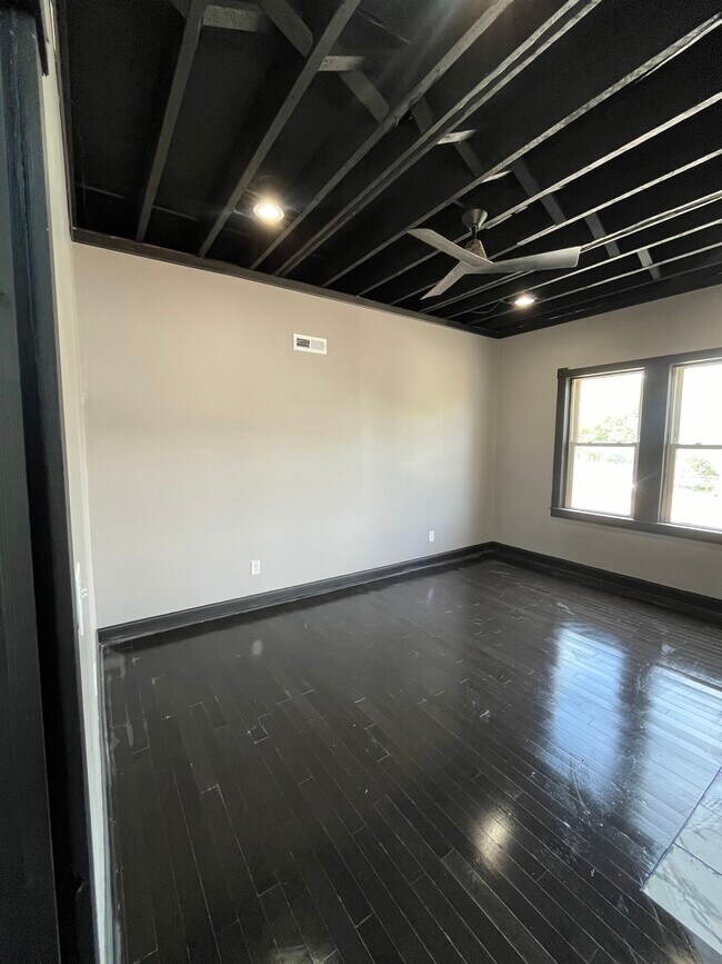 Foto del edificio - 2832 Stanton Ave